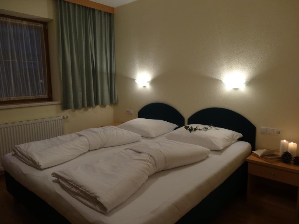 Walchenhof Hotel Mayrhofen Room photo